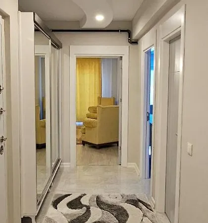 Located In The Center Of Apartment Nigde